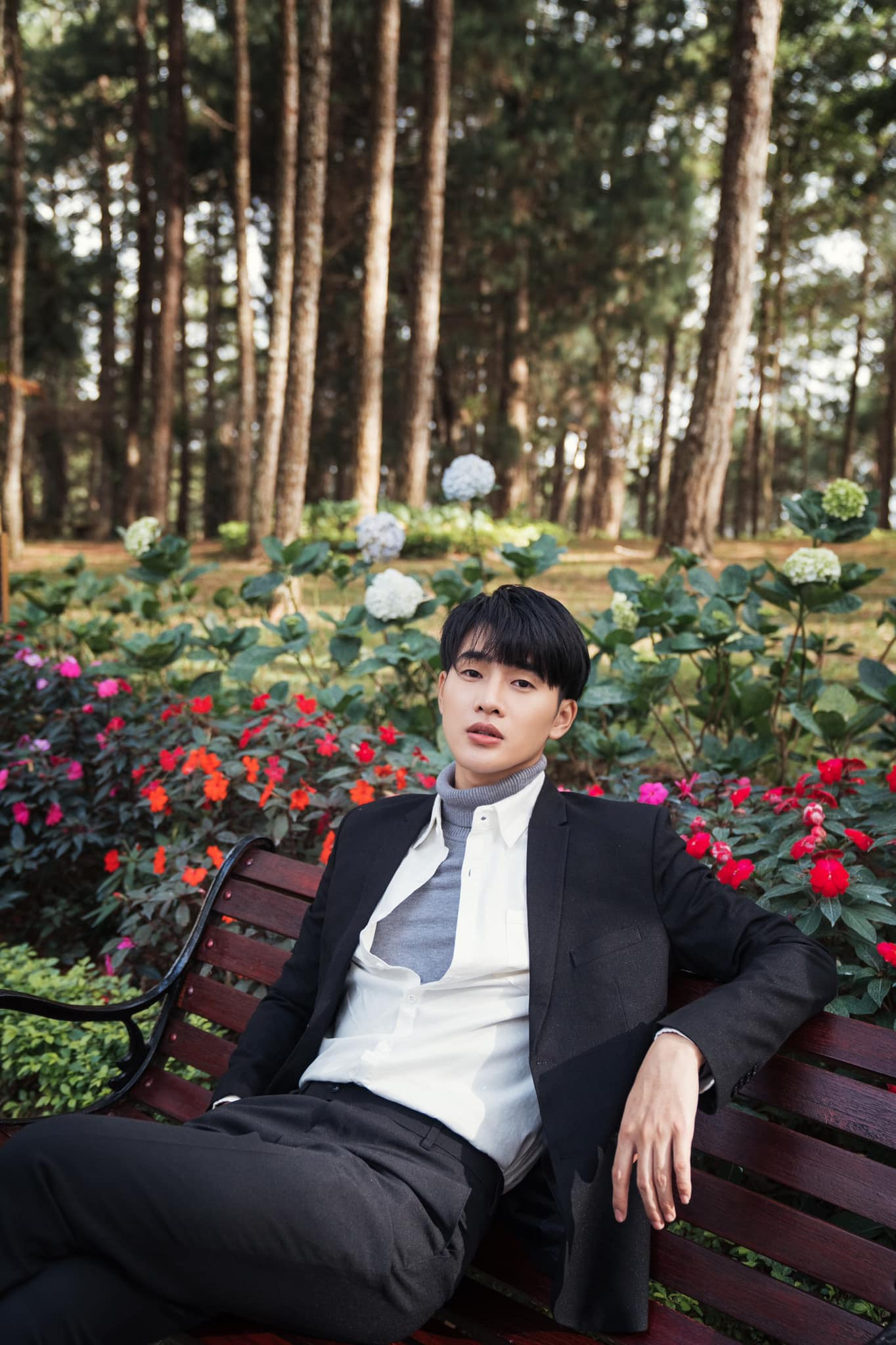 Nhâm Phương Nam: Từ chàng nhân viên phục vụ đến nam thần đa tài của showbiz ảnh 2