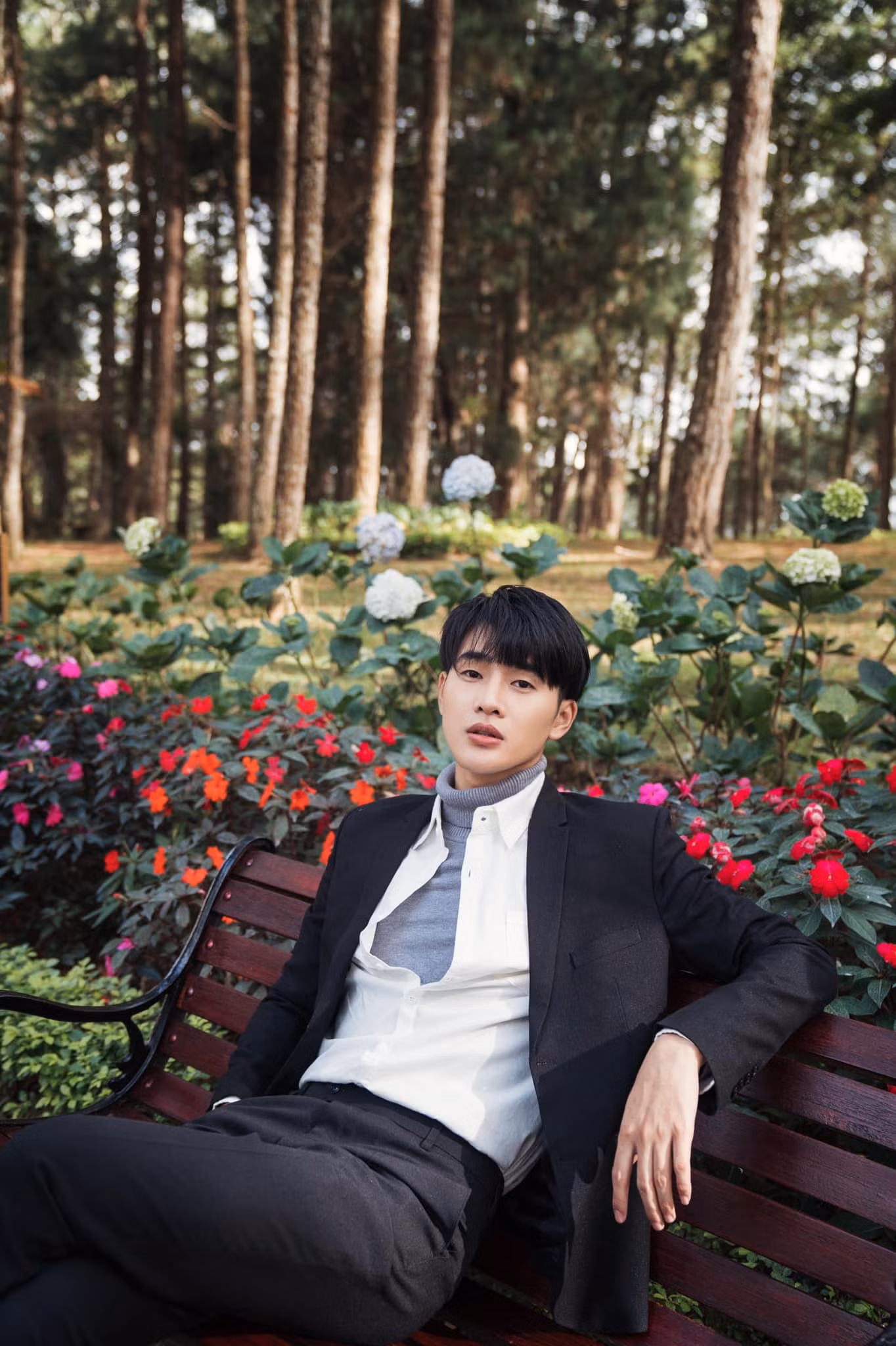 Nhâm Phương Nam: Từ chàng nhân viên phục vụ đến nam thần đa tài của showbiz ảnh 2
