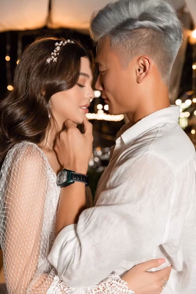 Phạm Quỳnh Anh diện bikini khoe sắc vóc mẹ 2 con, Ngô Thanh Vân liên tục thả tính trên MXH ảnh 33