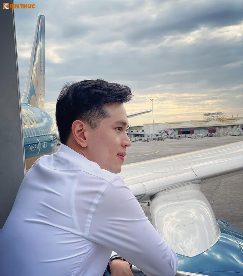 Sắc màu SV 1/8: Nữ sinh sở hữu nhan sắc như “búp bê lai”, hot girl có nụ cười tỏa nắng ảnh 6