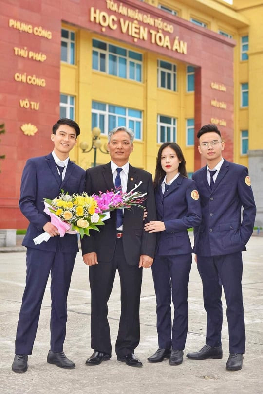 “Thẩm phán tương lai” Tuyên Quang khiến hội chị em mê mẩn vì quá đẹp trai ảnh 3