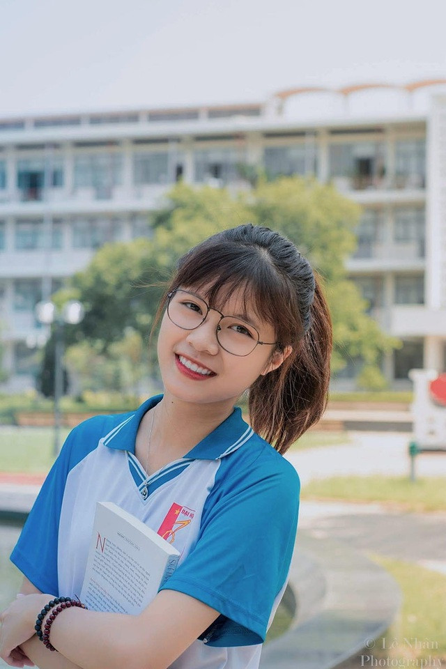 Sắc màu SV 10/7: 9X Bách khoa xinh xắn, học giỏi; vinh danh nữ sinh tử nạn vì cứu em nhỏ ảnh 1