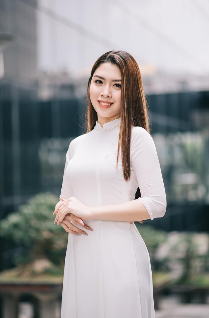 Sắc màu SV 26/7: Nữ tiếp viên trưởng 22 tuổi, 10X thi hoa hậu là du học sinh ảnh 4