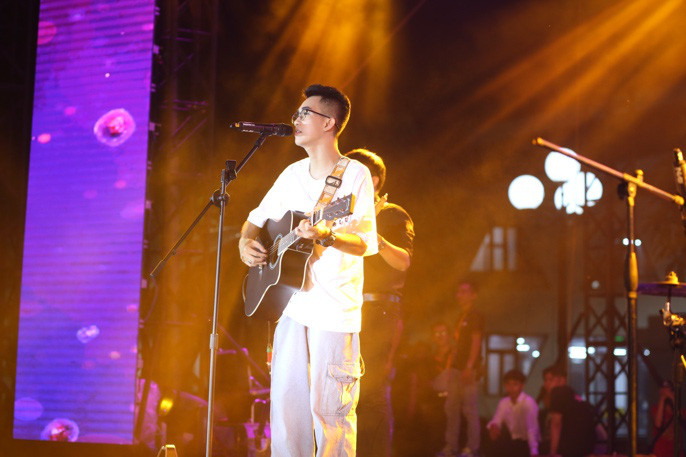 Sắc màu SV 24/7: 9X “lột xác” nhờ yoga, nữ sinh thiết kế thời trang thu nhập khủng ảnh 11