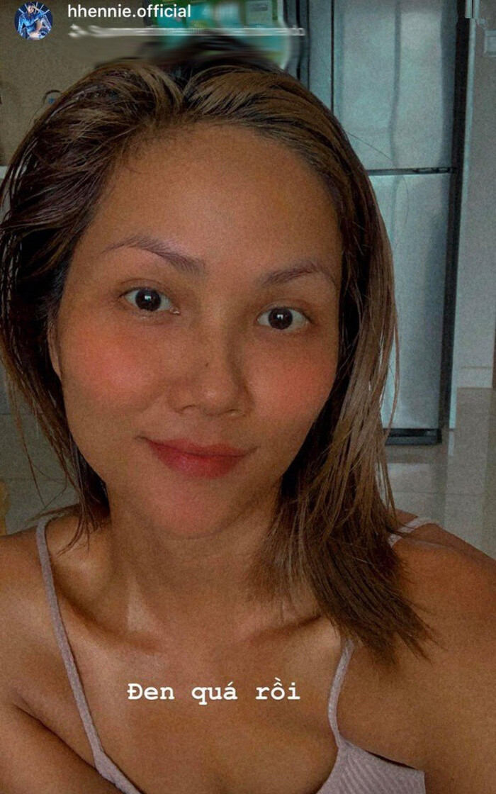 Showbiz 3/8: Bảo Thy diện pijama hàng hiệu, Mâu Thủy tủng ảnh nude táo bạo ảnh 18