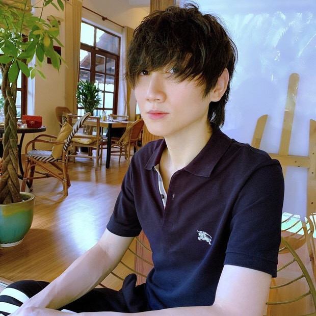 Thủy Tiên khoe ảnh tự tin mặc đồ ngủ, để mặt mộc; Mr. Siro khiến fan “sốc” vì quá gầy ảnh 26