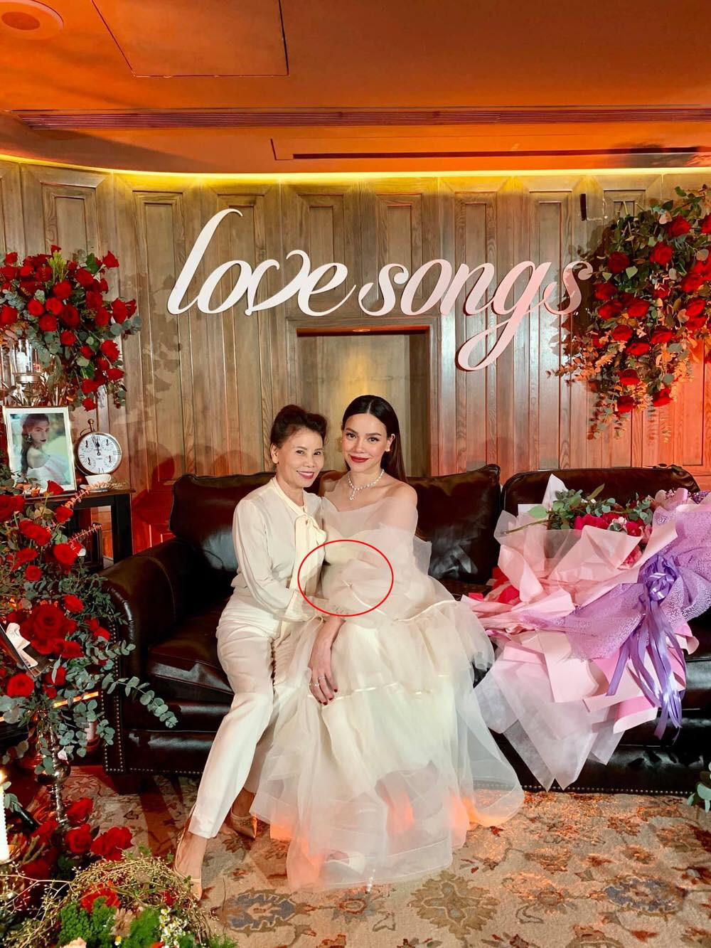 Ngọc Lan xin ứng tuyển làm vợ hoàng tử Brunei; Hoa hậu Kỳ Duyên đọ sắc bên siêu mẫu Hà Anh ảnh 21