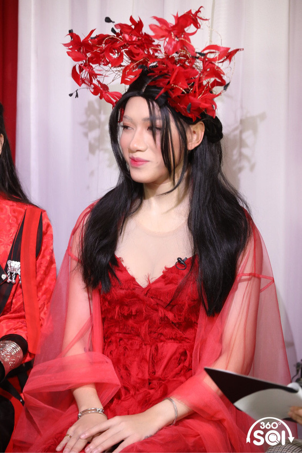 Showbiz 5/7: Huyền My nhập hội với Mai Phương Thúy giữa ồn ào “cạch mặt” Phương Oanh ảnh 6