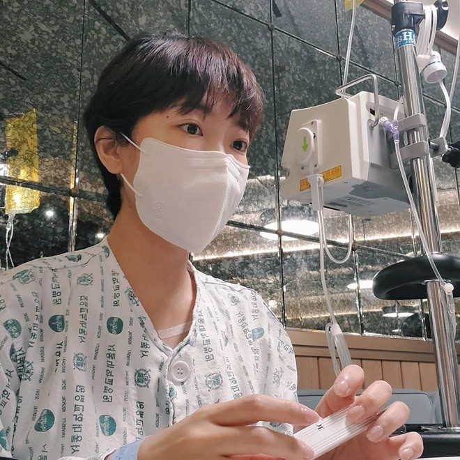 Hot girl 1 năm chống chọi ung thư bằng nụ cười: “Mọi chuyện sẽ tốt thôi, tóc sẽ mọc lại“ ảnh 3