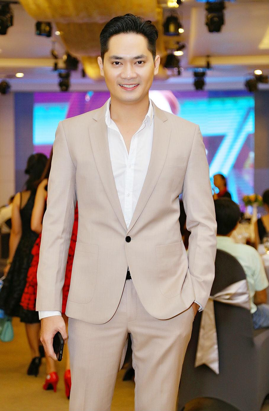 Showbiz 29/7: Hòa Minzy xin lỗi vì phát ngôn bất cẩn, Diệu Nhi khoe body cực chuẩn ảnh 24