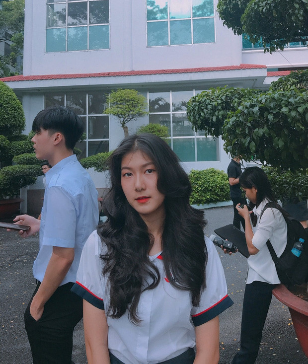 Sắc màu SV 17/7: Nữ sinh trung học đẹp tựa thiên thần; hotgirl 10X sở hữu tài sản “khủng“ ảnh 21