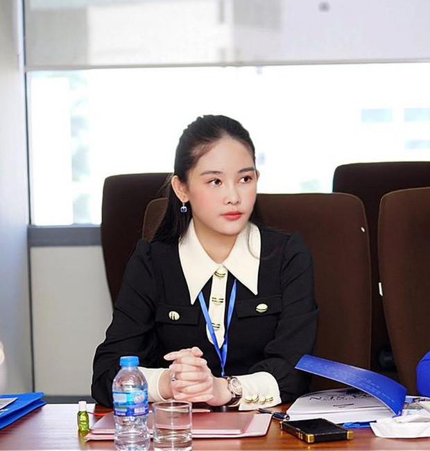 Don Nguyễn được bạn trai tặng xế hộp tiền tỷ, Lynk Lee nền nã với bộ ảnh mới ảnh 22