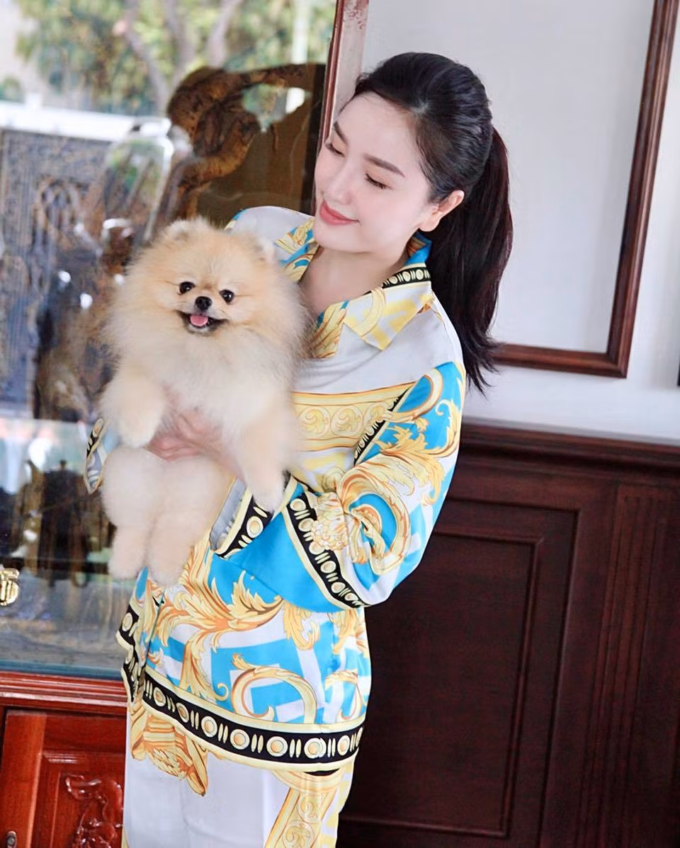 Showbiz 3/8: Bảo Thy diện pijama hàng hiệu, Mâu Thủy tủng ảnh nude táo bạo ảnh 9