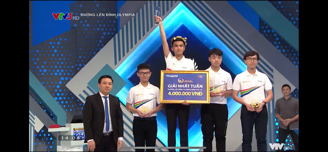 Sắc màu SV 27/7: “Thả tim” rần rần với nữ “chiến sĩ” xinh đẹp của ĐH Kinh tế Quốc dân ảnh 6