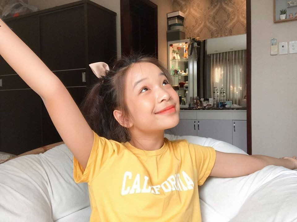 Sắc màu SV 15/7: Nữ sinh có vẻ đẹp tựa Lisa; hot girl RMIT được tặng đồng hồ 400 “củ” ảnh 13