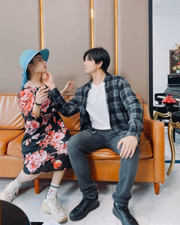 Showbiz 18/6: H'Hen Niê đi chân trần dưới mưa gây “sốt”, Hoàng Thùy Linh - Gil Lê tình tứ ảnh 22