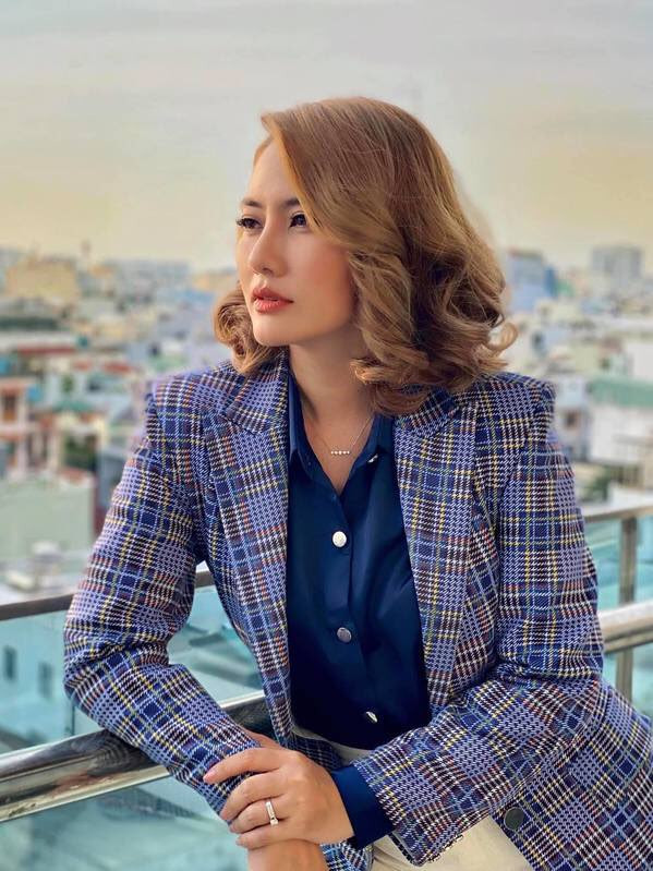 Ngọc Lan xin ứng tuyển làm vợ hoàng tử Brunei; Hoa hậu Kỳ Duyên đọ sắc bên siêu mẫu Hà Anh ảnh 4