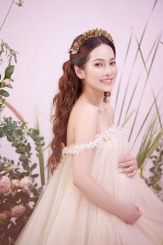 Showbiz 17/7: Chi Pu diện bikini nóng bỏng, Vũ Khắc Tiệp khoe cơ bụng 6 múi ảnh 11