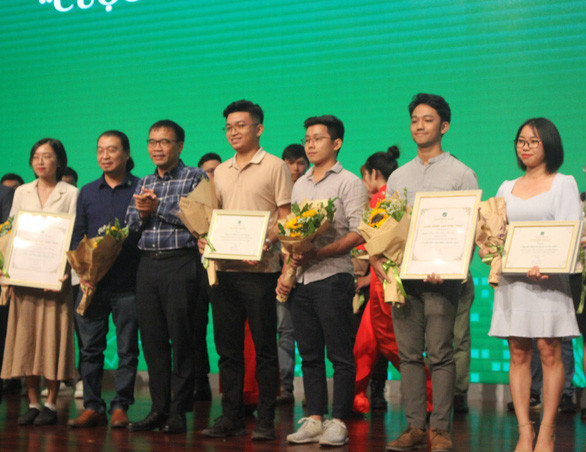 Sắc màu SV 9/7: 9X gây sốt vì đẹp như sao Hoa ngữ, cô gái trượt ĐH thành công tại Nhật ảnh 9