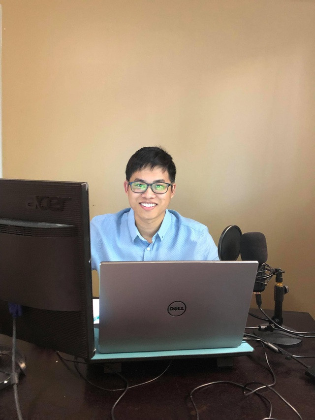 Sắc màu SV 8/7: 9X Hà Nam vào bảng danh dự ĐH Canada, nam sinh 2K3 gây sốt ngày bế giảng ảnh 1