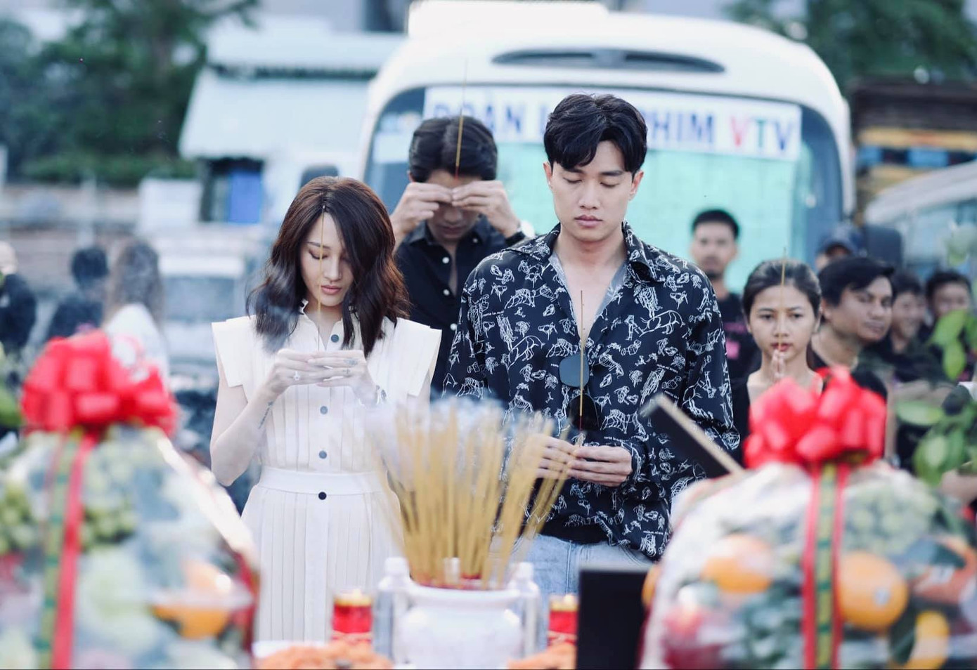 Showbiz 6/7: H'Hen Niê nhiệt tình cày view cho Sơn Tùng, Huỳnh Anh đáp trả fan gay gắt ảnh 6