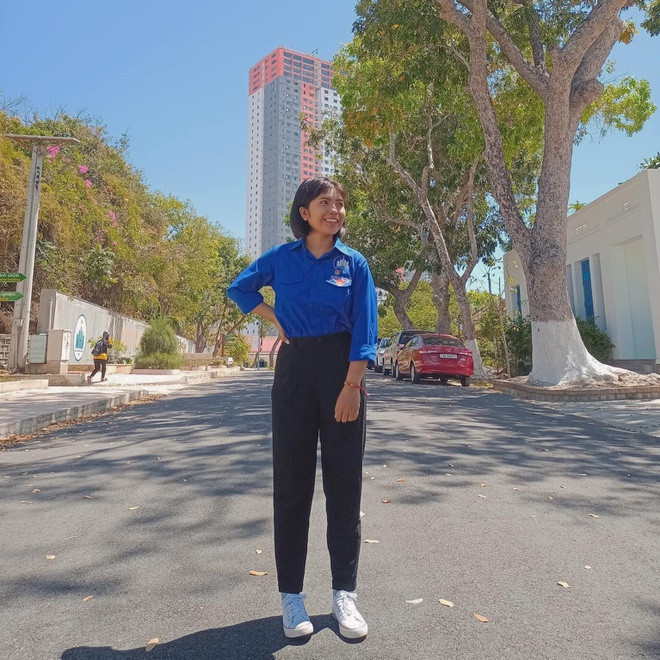 Sắc màu SV 25/6: Ngắm 9X Bách khoa xinh xắn, học giỏi; tệ nạn “nấm thần” bủa vây giới trẻ ảnh 14