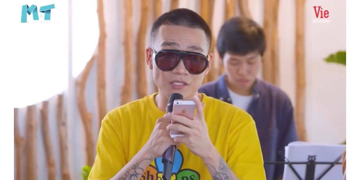 “Thả rông” khoác vét ra sân bay: Quỳnh Thư khiến người đối diện “đỏ mặt“ ảnh 29