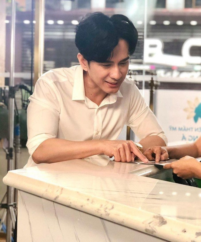 Showbiz 22/6: Hồ Ngọc Hà - Kim Lý hạnh phúc bên Subeo, Mai Phương Thúy khoe vòng 1 nảy nở ảnh 14