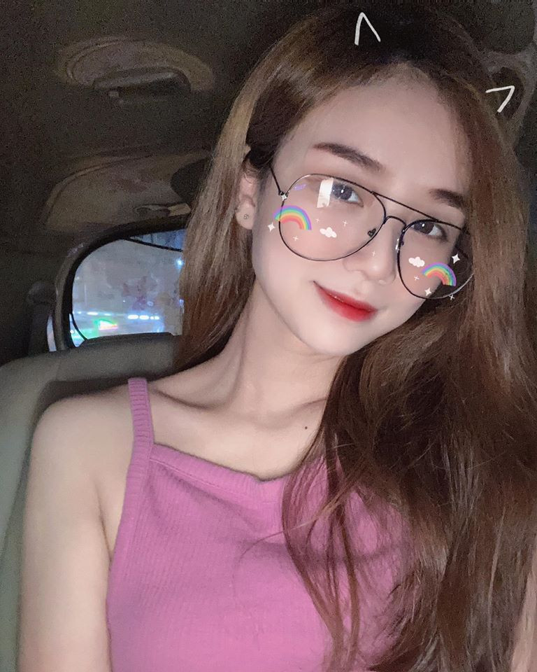 Showbiz 3/7: Chi Pu khoe body, hậu ồn ào với hội chị em; NSND Hồng Vân bị chê kém duyên ảnh 13