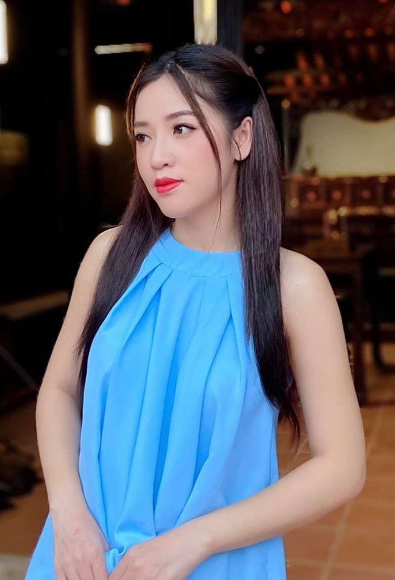 Showbiz 7/7: Hồ Ngọc Hà lần đầu lộ bụng bầu, Thủy Tiên tiếp bước các mỹ nhân khoe eo thon ảnh 14