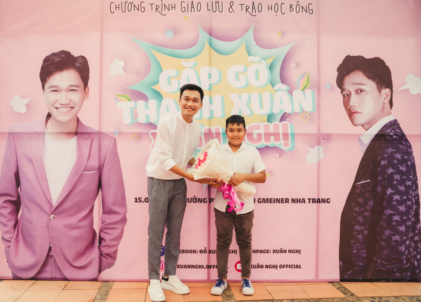 Showbiz 16/7: Xuân Nghị về thăm trường cũ; Sơn Tùng lọt Billboard Social 50 ảnh 7