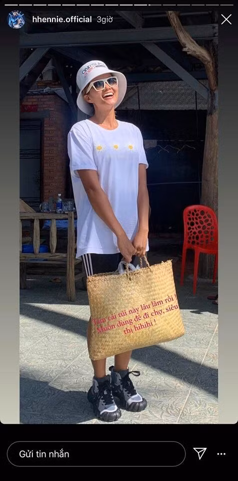 Hiền Hồ bất ngờ nữ tính với kiểu tóc mới; H'Hen Niê tự tin với túi cói đi chợ ảnh 3