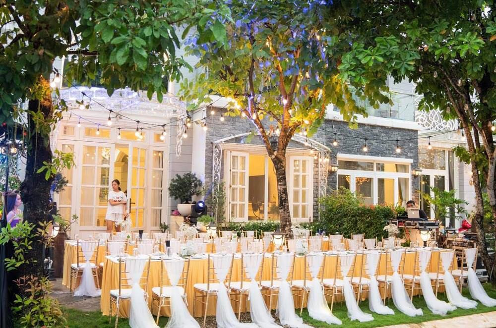 Ngọc Trinh tự thưởng đồng hồ hơn 1,8 tỷ đồng; Chi Pu sexy hết cỡ diện trang phục bikini ảnh 3