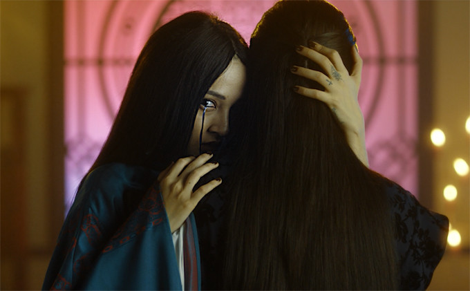 Showbiz 5/6: Bảo Thanh được chồng tặng xế sang tiền tỷ, Bảo Anh tuôn huyết lệ trong MV mới ảnh 4