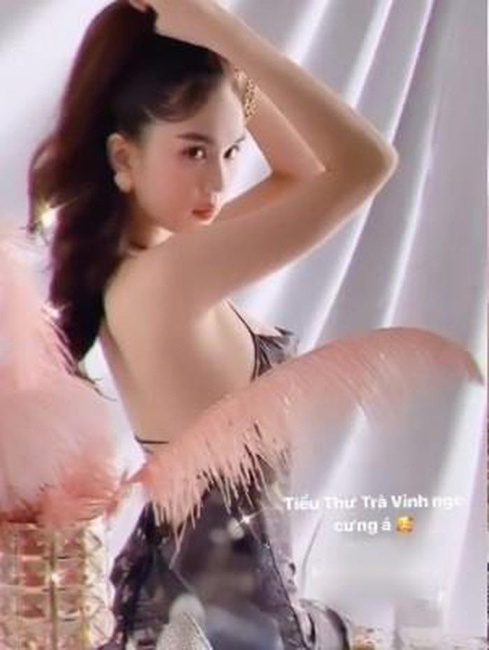 Ngọc Trinh tạo dáng... trên bàn ăn; Lan Khuê không được đi chơi vì lý do bất khả kháng ảnh 19