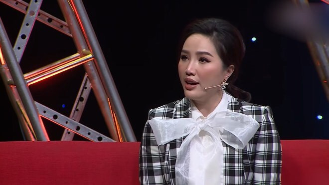 Trường Giang phủ sóng nhiều gameshow; Thanh Hằng diện vét không nội y ảnh 28