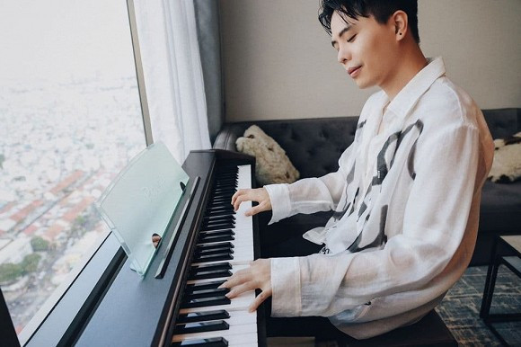 Showbiz 11/6: Con trai Duy Phương đáp trả khi bị tố bất hiếu, Hoàng Touliver “lột xác“ ảnh 15