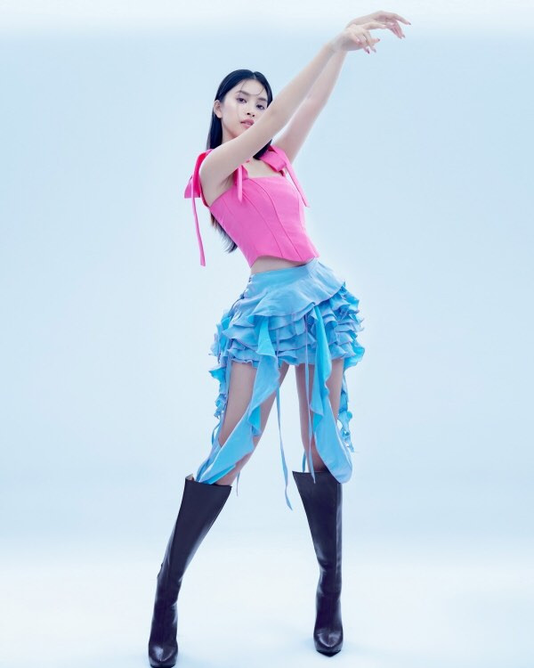 Bảo Anh khoe vòng 3 đẹp nín thở; Tiểu Vy tung bộ ảnh mới đón tuổi 20 ảnh 15