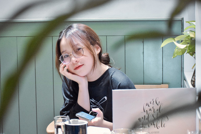 Sắc màu SV 2/7: Nể phục nữ sinh xinh đẹp kiếm cả trăm triệu đồng mỗi tháng ảnh 8