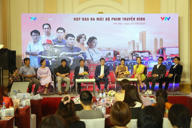 “Lửa ấm”: Bức tranh chân thực, sinh động về những người lính cứu hỏa Việt ảnh 1