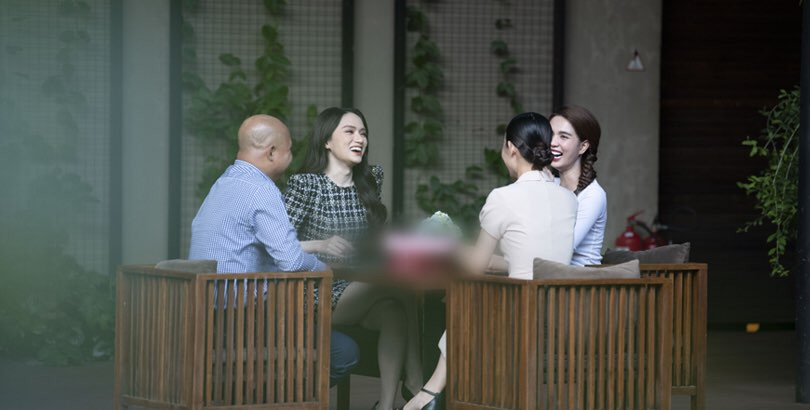 Thủy Tiên khoe ảnh tự tin mặc đồ ngủ, để mặt mộc; Mr. Siro khiến fan “sốc” vì quá gầy ảnh 14