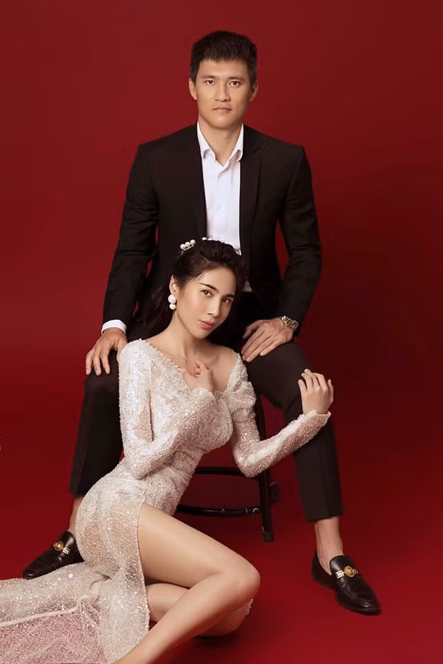 Showbiz 24/6: Đàm Thu Trang khoe bụng bầu, Hồ Ngọc Hà “đáp miếng” rạng rỡ mang song thai ảnh 10