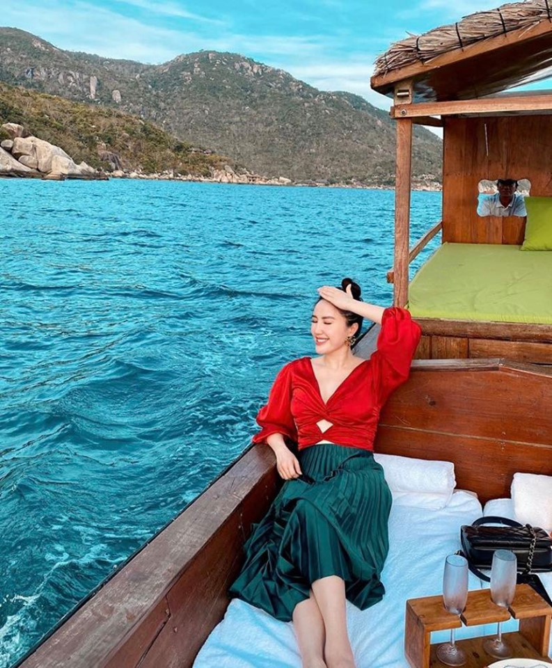 Showbiz 14/6: Hương Giang tậu xe 5 tỷ, Lynk Lee tuyên bố “giữ nguyên giới tính nữ“ ảnh 11