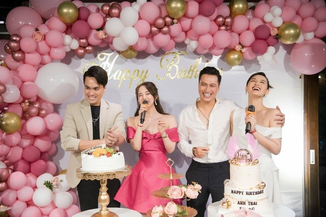 Thủy Tiên khoe ảnh tự tin mặc đồ ngủ, để mặt mộc; Mr. Siro khiến fan “sốc” vì quá gầy ảnh 7