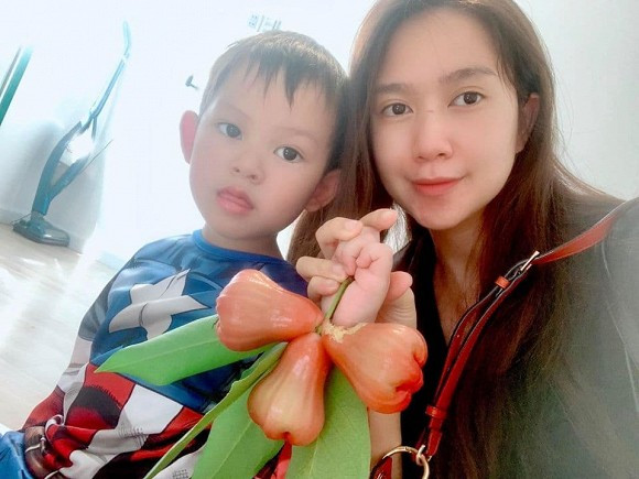 Showbiz 2/6: Jack khoe “núi quà” fan tặng 1/6, Tim và Trương Quỳnh Anh "tái hợp" ảnh 11