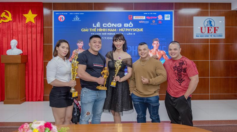 Sắc màu SV 27/6: Sinh viên Hà Nội “vật lộn” với nắng nóng, nữ sinh Ngân hàng xinh như mộng ảnh 19