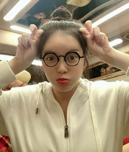 Showbiz 7/6: Bảo Thanh khoe xế sang 2,4 tỷ mới tậu, Tăng Thanh Hà xinh đẹp bên Diễm My 6x ảnh 5