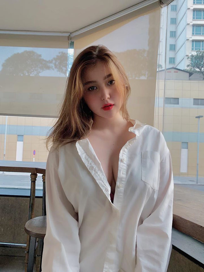 Bông hồng lai Việt - Mỹ “gây sốt” với nhan sắc cực phẩm và body nóng bỏng ở tuổi 18 ảnh 4