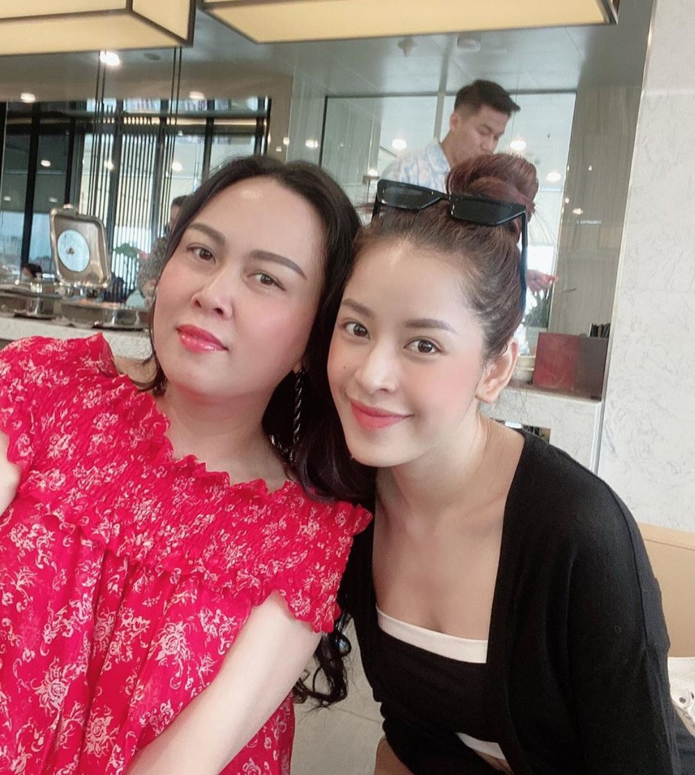 Showbiz 27/7: Hoàng Thùy mặc "bánh bèo" gây tranh cãi, Kaity Nguyễn chủ động cách ly ảnh 16