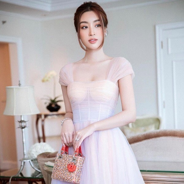 H'Hen Niê rất thoải mái nhận mình mũi nghiêng; Karik phải truyền nước vì mệt mỏi, kiệt sức ảnh 4